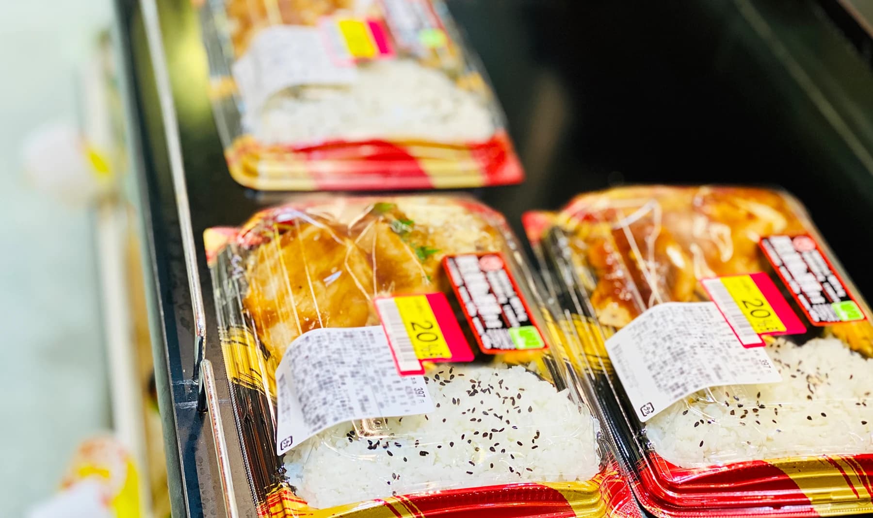 ラベルプリンタの導入で、ドラッグストアにおける値引き業務の効率改善と経費削減が実現しました