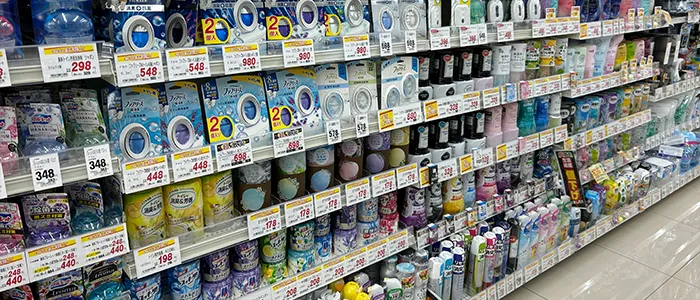 ドラッグストアの芳香剤売場の様子です。